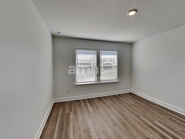 Building Photo - 214 Argea Dr