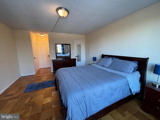 Building Photo - 5225 Pooks Hill Rd