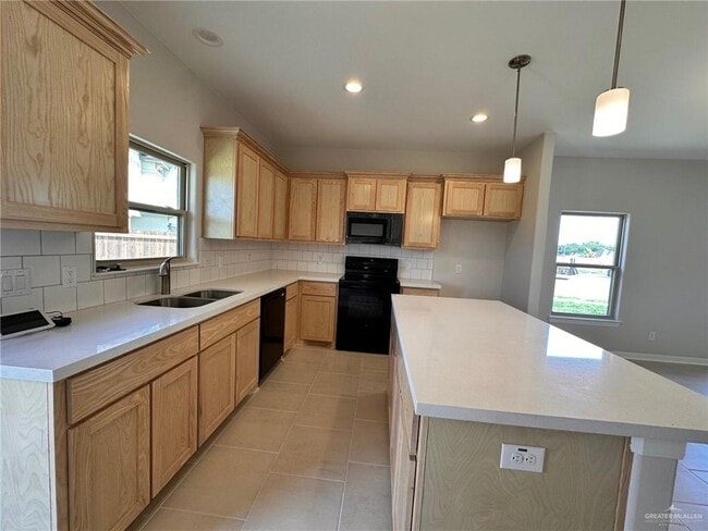 Building Photo - 21 Westway Ct