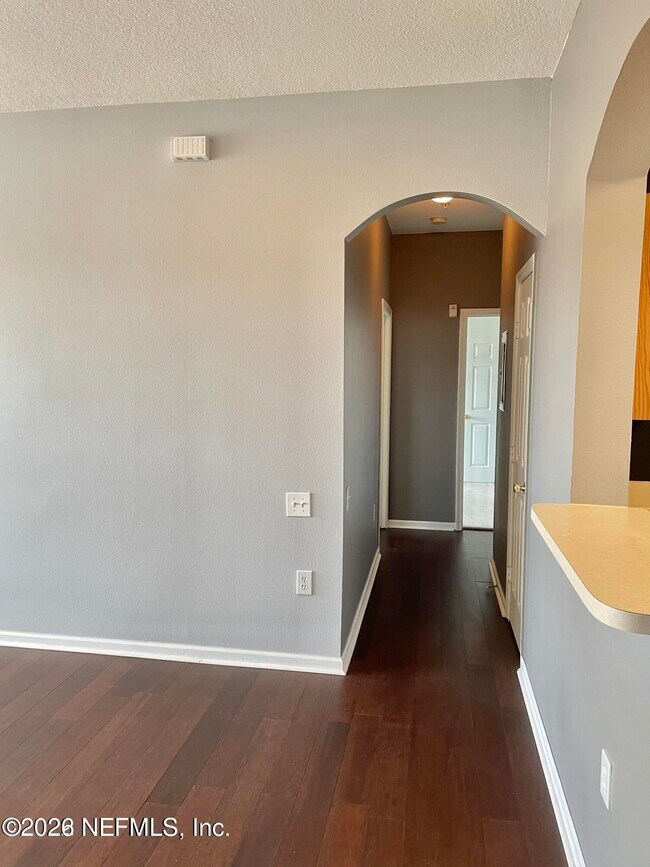 Building Photo - 7990 Baymeadows Rd