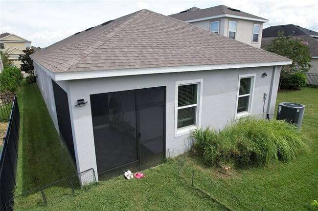Building Photo - 6123 Voyagers Pl