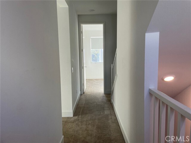 Building Photo - 147 Waypoint