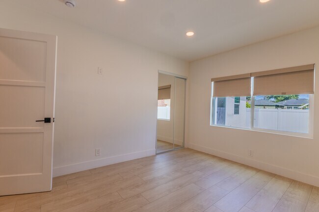 Building Photo - 17601 Hamlin St