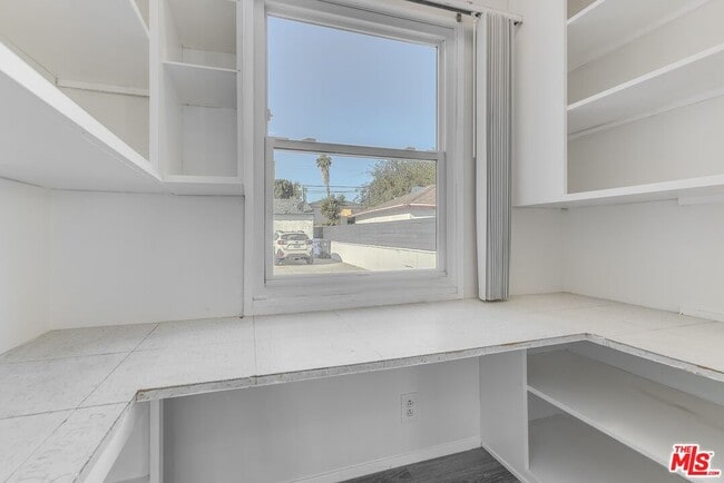 Building Photo - 4905 Coolidge Ave