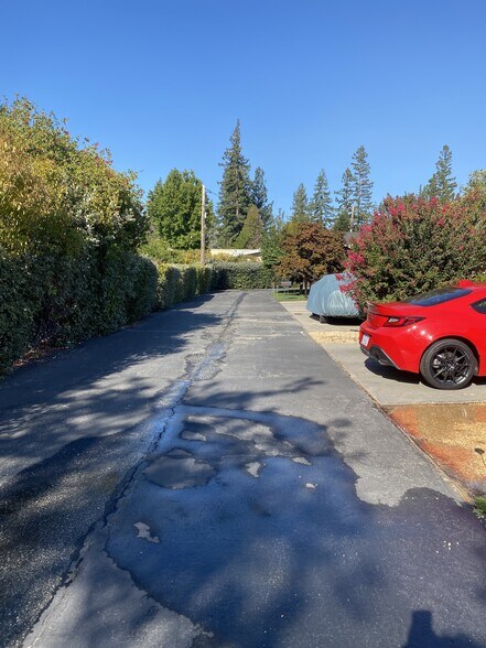Building Photo - 2447 Alameda de las Pulgas