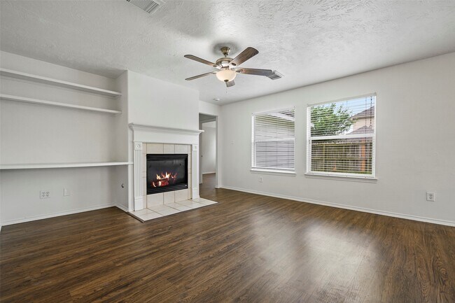 Building Photo - 18401 Sunrise Oaks Ct