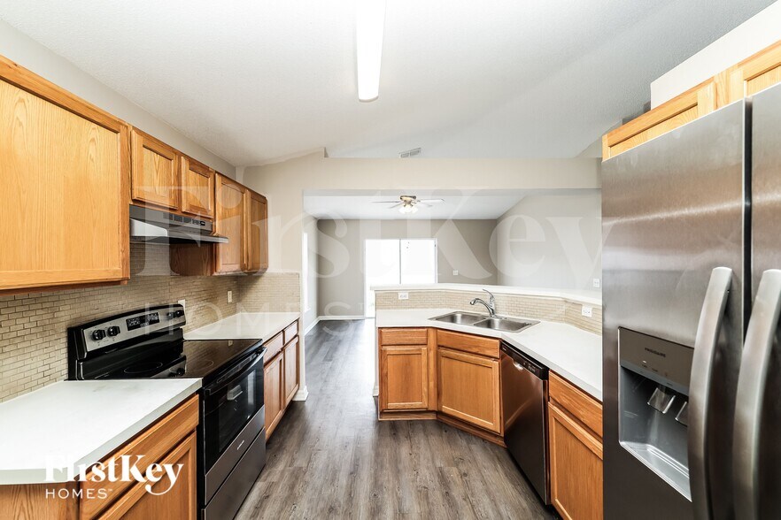 Building Photo - 10409 River Bream Dr