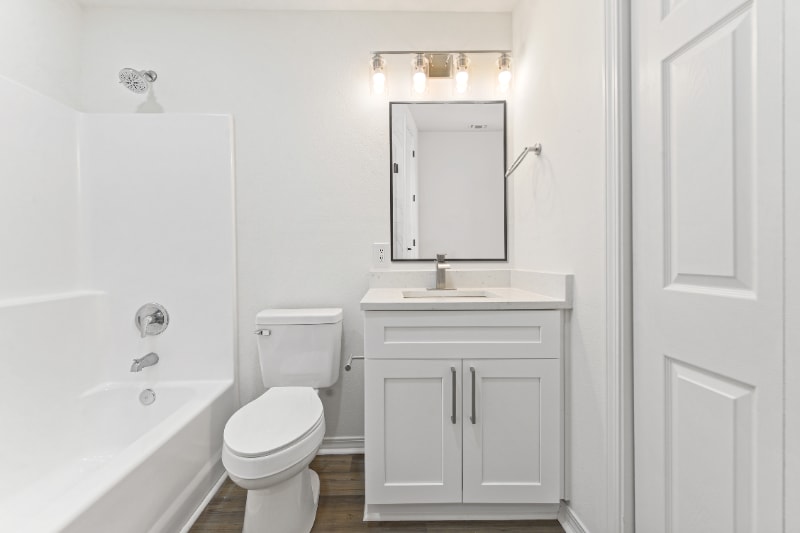 Building Photo - 957 Middle Ln