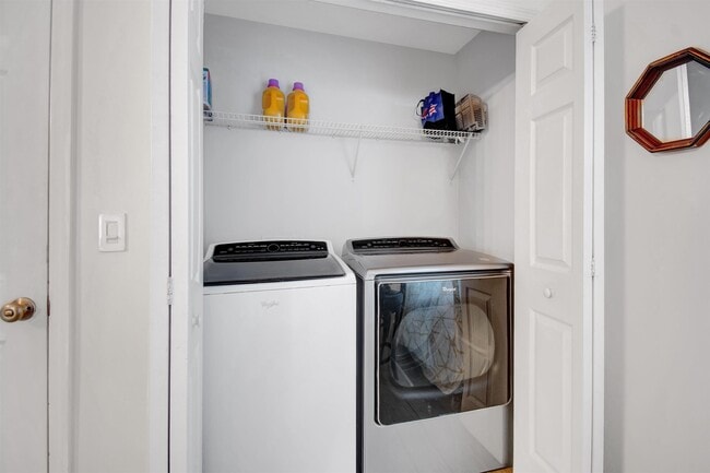 Building Photo - 880 Oak Arbor Cir