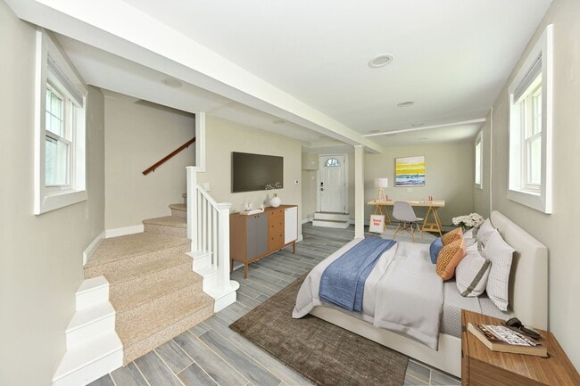 Building Photo - 221 Lakeview Dr