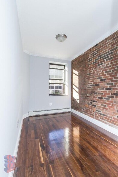 Building Photo - 141 Ridge St