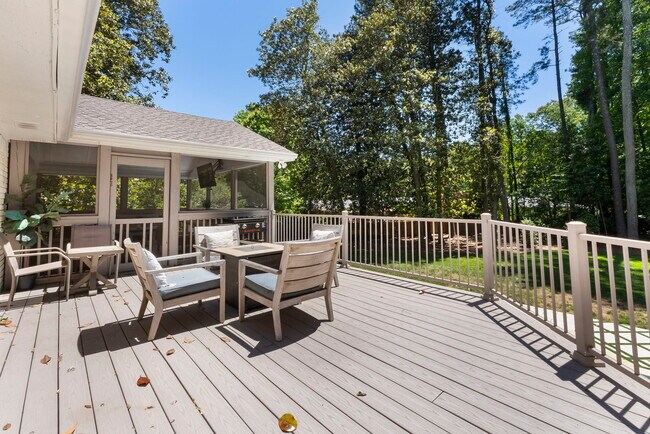 Building Photo - 4470 Chatworth Ct NE