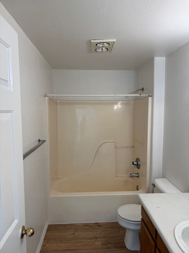 Building Photo - 572-574 COUNTRYSIDE