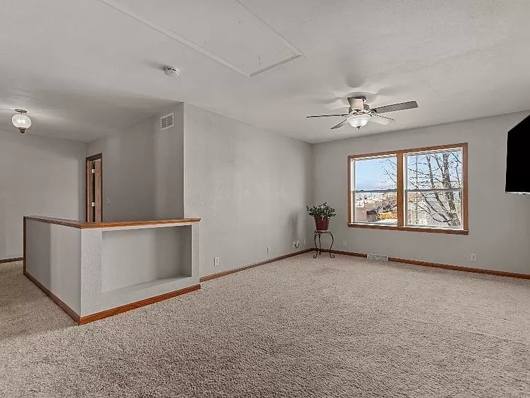 Building Photo - 225 Prospect St