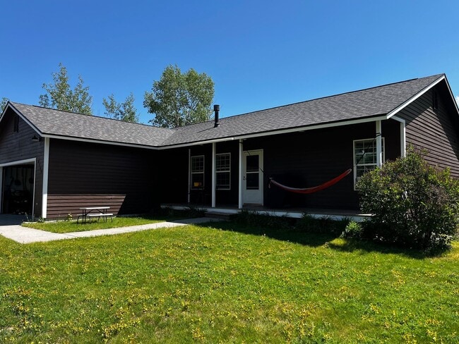 Primary Photo - Furnished 3-Bedroom Home in Quiet Victor N...