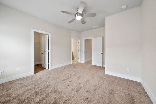 Building Photo - 3761 Oxford Cir