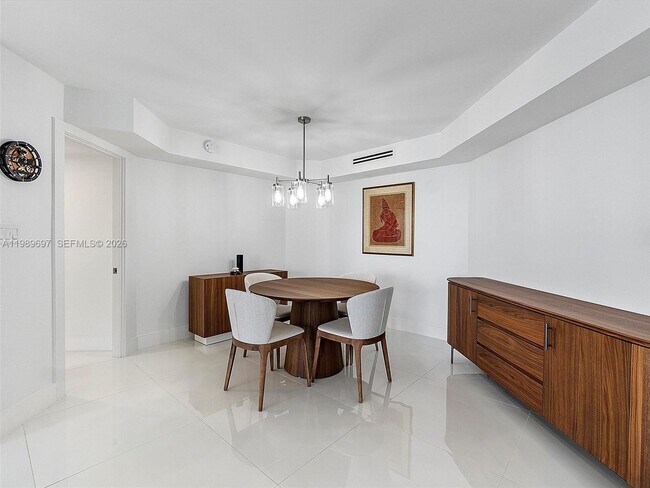 Building Photo - 550 S Ocean Blvd