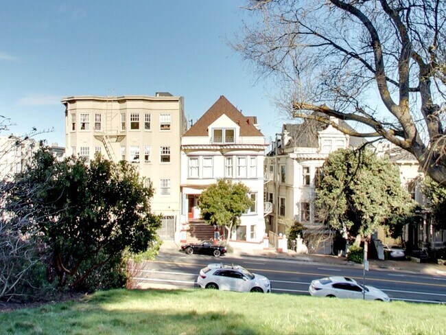 Building Photo - 1086 Fulton St