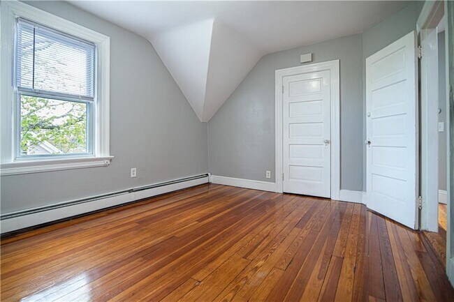 Building Photo - 80-80 Forest St