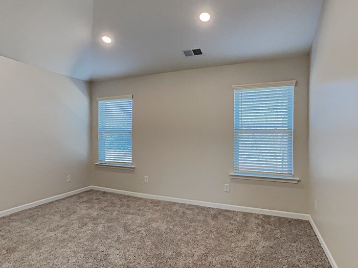 Building Photo - 471 Hager Lake Rd