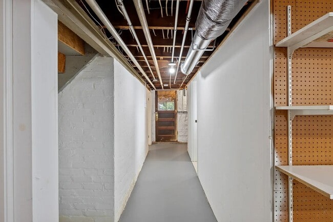 Building Photo - 6840 Plateau Ave