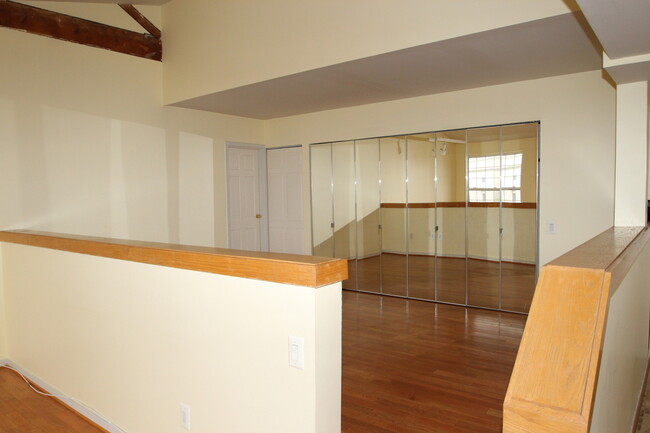 Building Photo - Amazing Canton Studio Condo CAC, W/D & par...