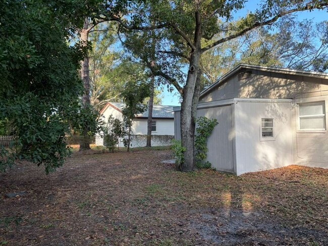 Building Photo - Gulfpfort Home With A Bonus Room