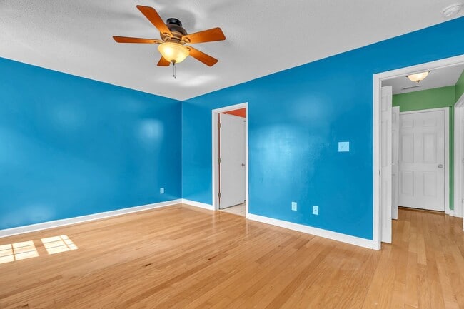 Building Photo - 403 Arabian Ln