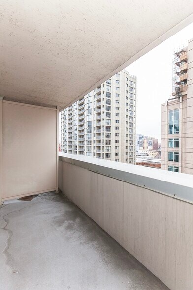 Building Photo - 545 N Dearborn St