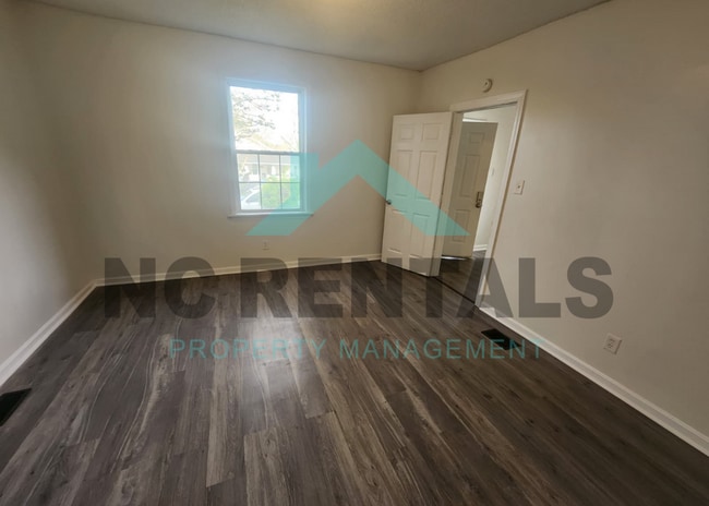 Building Photo - 114 N Jackson Ave