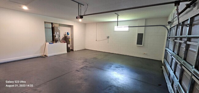 Building Photo - New 3/2/2.5 Home with Upgrades