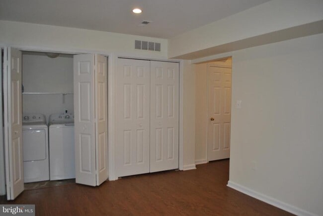 Building Photo - 537 Highland Towne Ln