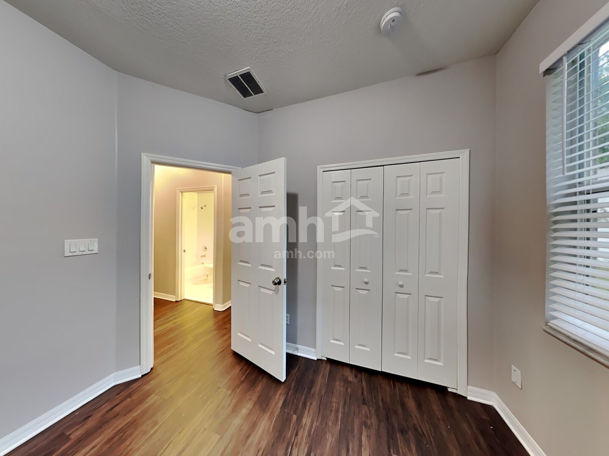 Building Photo - 1560 Mountclair Ct