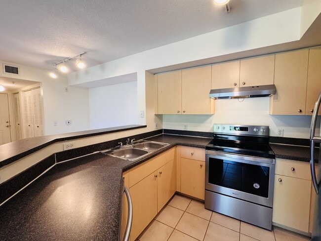 Building Photo - 4171 San Marino Blvd