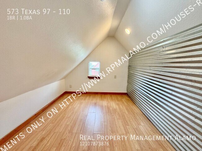 Building Photo - 573 TX-97