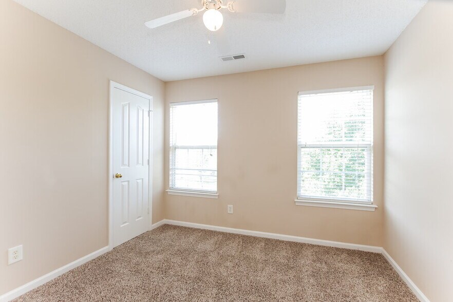 Building Photo - 13908 Pilcher Dr