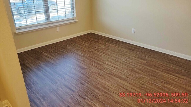 Formal dining room - 1513 Chinook St