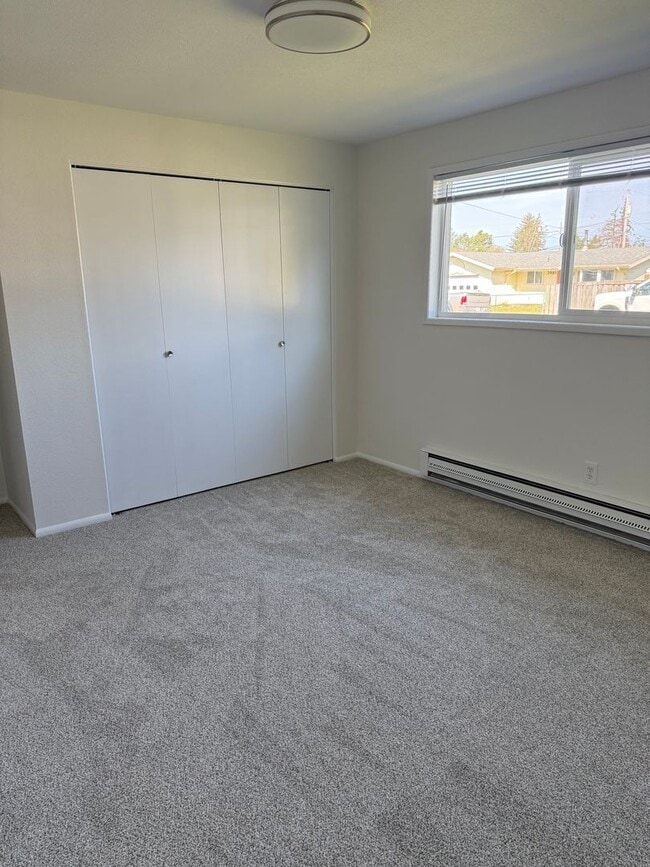 Building Photo - 2425 State St