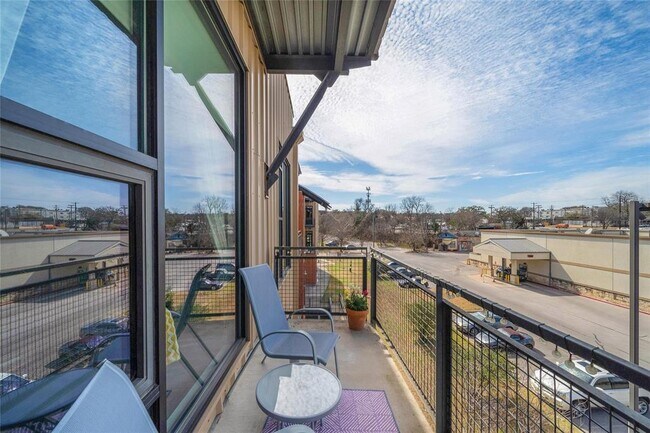 Building Photo - 2525 S Lamar Blvd