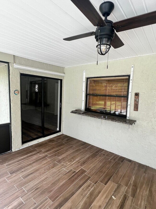 Building Photo - BEAUTIFUL 3 BEDROOM POOL HOME IN SANDPIPER...