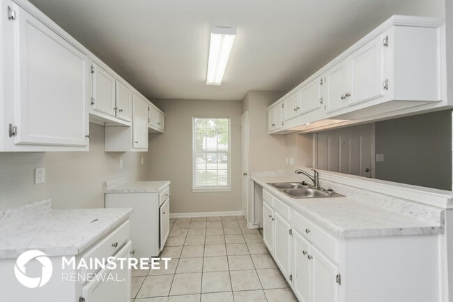 Building Photo - 2791 Heatherglen Cove W