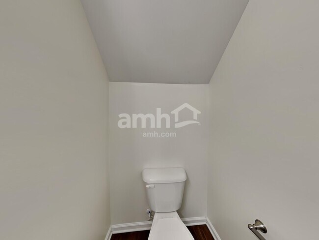 Building Photo - 108 Martello Rd