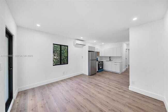 Building Photo - 6911 NW 4th Ct