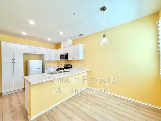 Building Photo - 27417 Georgetown Dr