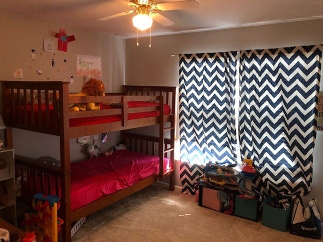 Building Photo - WILLOW CREEK POINTE