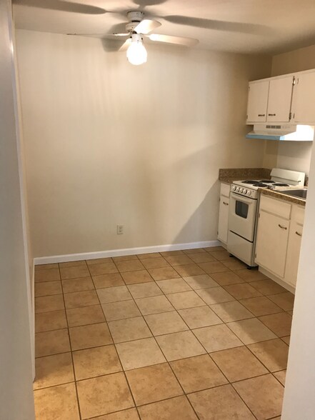 Building Photo - 424 Aylesford Pl