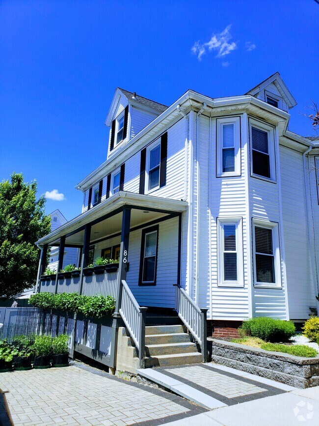 Building Photo - 86 Glenwood Rd