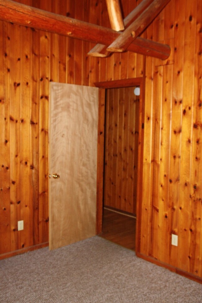 Building Photo - 109 Forest Lake Ln