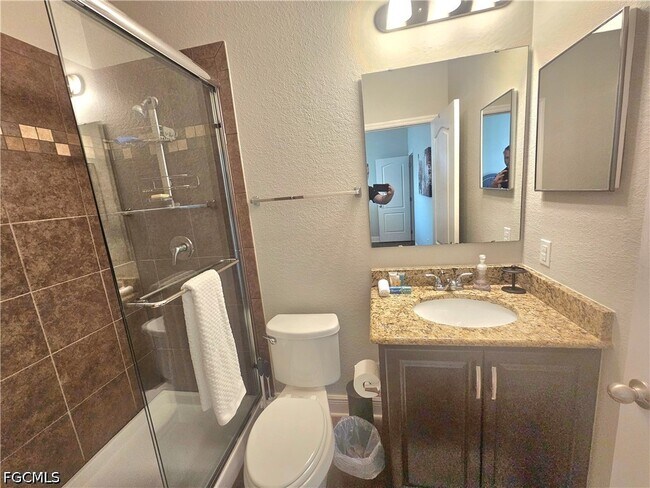 Building Photo - 1919 SW 26th Terrace