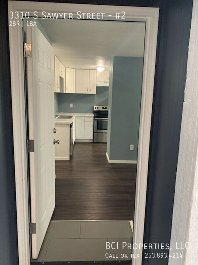 Building Photo - 3310 S Sawyer St